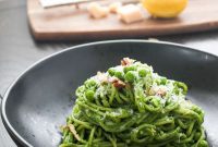 Creamy Spinach Pasta with Garlic and Parmesan