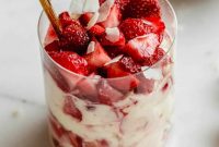 Mini No-Bake Strawberry Cheesecake Pudding Jars Recipe
