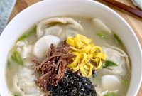 Korean Tteok Mandu Guk: Rice Cake and Dumpling Soup