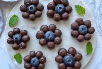 Homemade Chocolate-Covered Blueberries Recipe