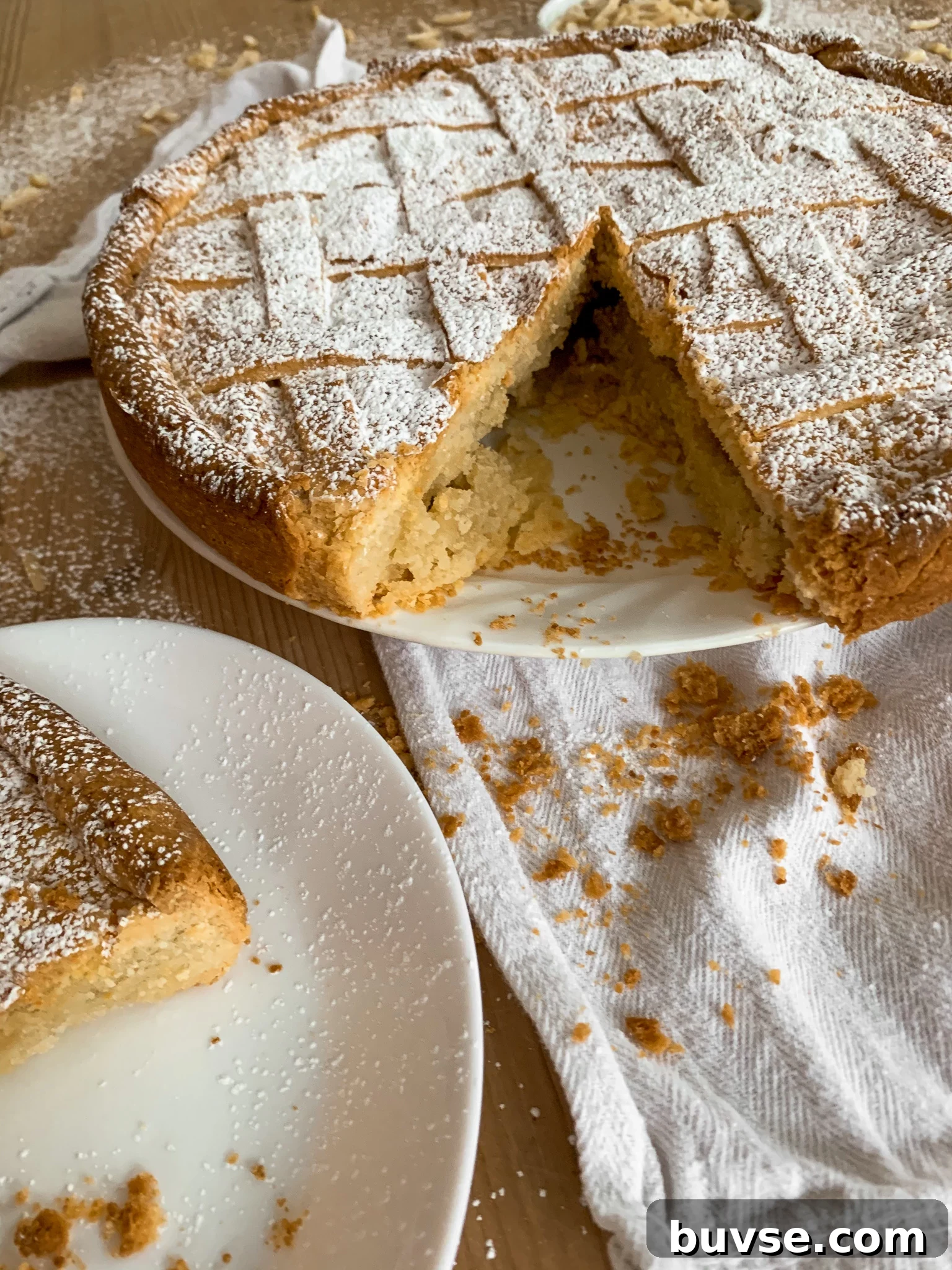 Norwegian Prince's cake dusted with icing sugar.