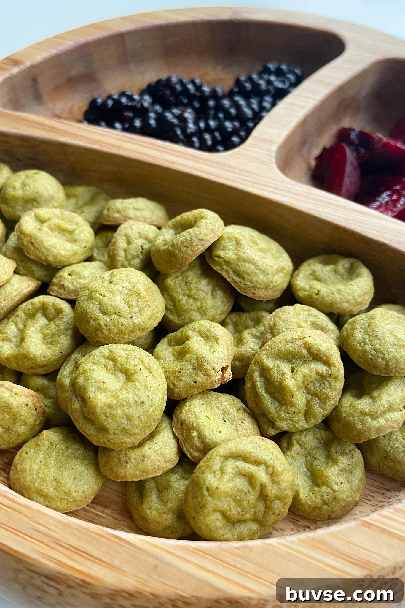 Spinach and Apple Baby Puffs Recipe for Babies 2 Spinach banana puffs served with blackberries and cherries