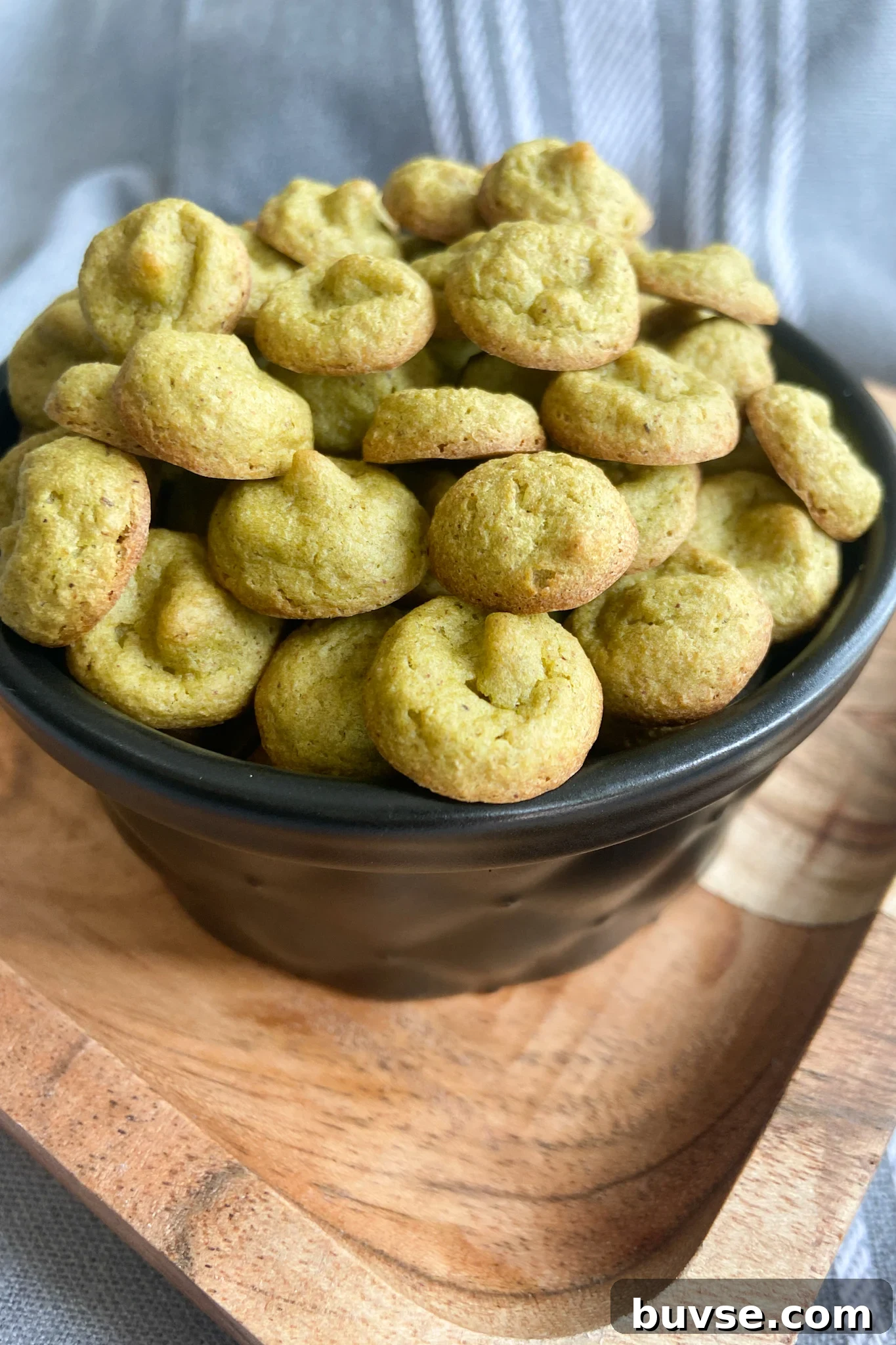 Spinach and Apple Baby Puffs Recipe for Babies 6 Spinach banana puffs served in a black container